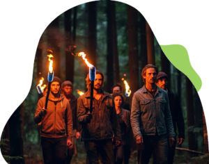 Groupe en soirée teambuilding avec des flambeaux